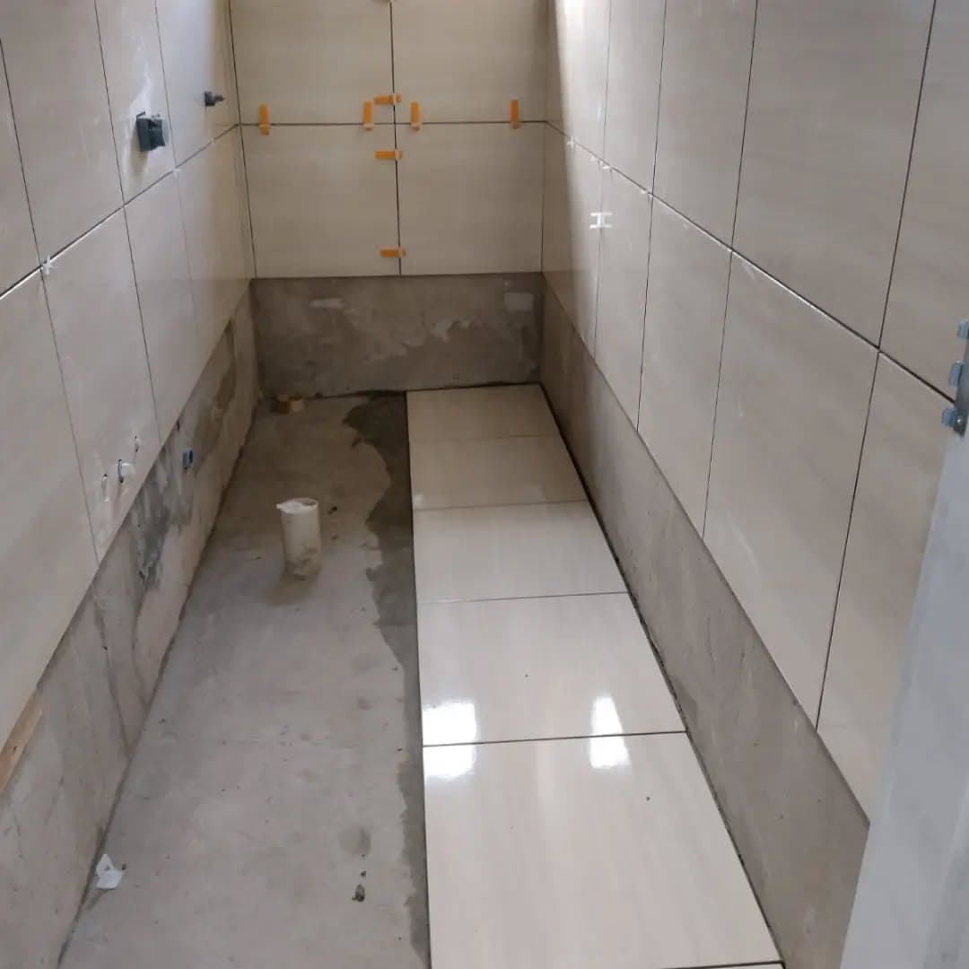 Banheiro — Reforma em andamento